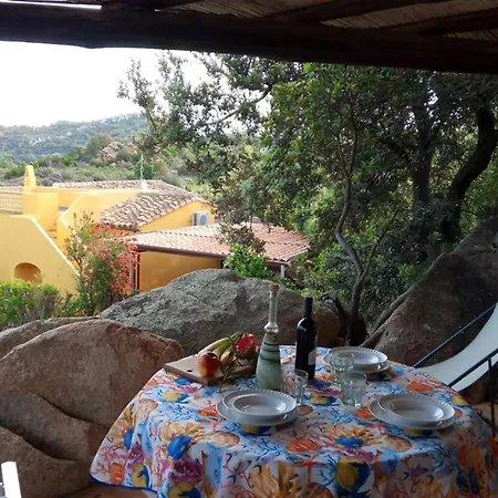 Stefy Porto Taverna Cala Ghjlgolu * Monte Petrosu