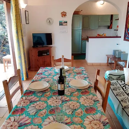 Stefy Porto Taverna Cala Ghjlgolu *